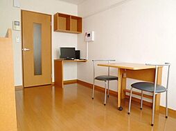 レオパレスウェアハウス 205 2階1Kのリビング/ダイニング