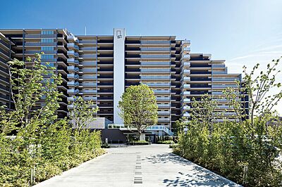外観：忙しく過ぎゆく日常を置き去るほど、ゆったりした時間が流れる住環境。『快適』は「家」と「街」と「環境」が調和した時に訪れるのだと改めて感じさせてくれます。