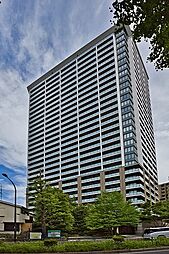 【外観写真】自然教育園の緑に包まれながら、都心の利便性も享受できるロケーション。複数沿線が利用可能で、通勤・通学にも便利な立地です。お気軽にお問い合わせください。