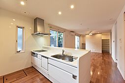 相模原市中央区光が丘二丁目戸建 3LDKのリビング/ダイニング