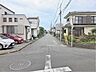 その他：【前面道路を含む現地写真/東側】東側に面する道路の幅員は約6m(公道)。車の出し入れもスムーズにできそうです。