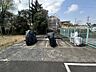 その他：【バイク置場】敷地内に設けられたバイク置場の様子です。現在の空き状況や料金など、詳細についてはお気軽にお問い合わせください。