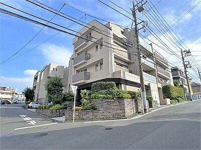 外観:【クリオ青葉台】東急田園都市線「青葉台」駅まで徒歩5分。鉄筋コンクリート造・6階建て・総戸数34戸のマンションです。ペット飼育可(規約による制限有)。 外観:【クリオ青葉台】東急田園都市線「青葉台」駅まで徒歩5分。鉄筋コンクリート造・6階建て・総戸数34戸のマンションです。ペット飼育可(規約による制限有)。