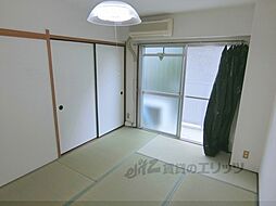 京都市営烏丸線 北大路駅 バス17分 原谷口下車 徒歩1分の賃貸マンション 3階1Kのリビング/ダイニング