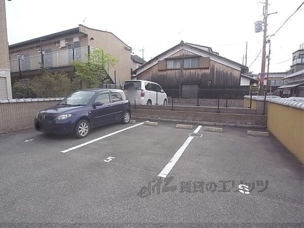 画像17:駐車場