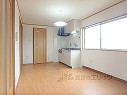 ソーレIV 3階2LDKのリビング/ダイニング