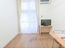 レオパレス八日市II 101 1階1Kのリビング/ダイニング