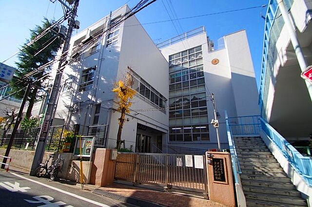 周辺 神楽坂駅1分「赤城神社・パークコート神楽坂」 1階/-