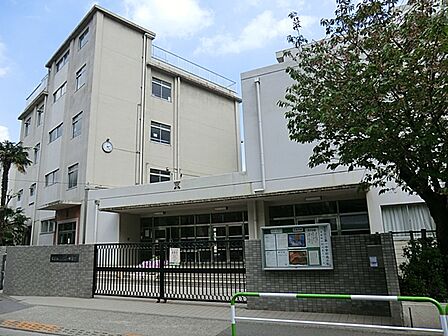 運動部6つ、文化部5つの計11の部活動があります。大会やコンクールに向けて、日々活発に活動しています。