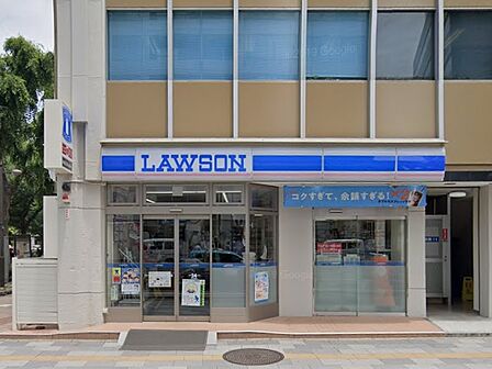 24時間営業で、ゆうパックの発送や受け取りができるので、近くに郵便局がなくても安心です♪