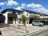 外観：並列駐車4台可能！(車種による)お車での来客が多い方にもお勧めです！