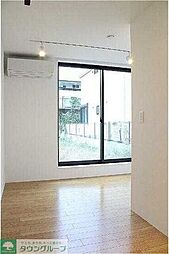 ＯＲＩＥＮＴＡＬ　ＡＰＡＲＴＭＥＮＴ 102 1階ワンルームのリビング/ダイニング