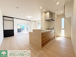 ガーベラ・グレイス 101 1階3LDKのリビング/ダイニング