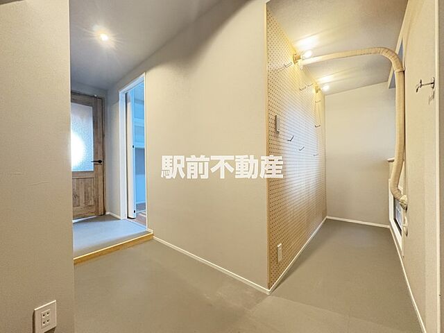 玄関 パレスト二日市ツインタワーヒルズWEST 3階/302