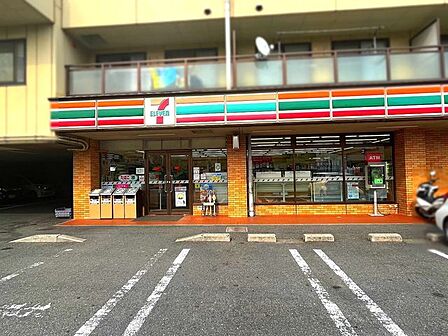 セブンイレブン 枚方東中振2丁目店 700m