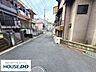 外観：前面道路含む現地写真