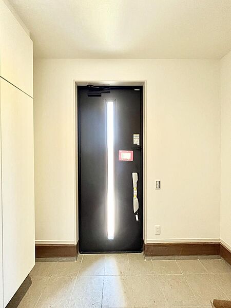 玄関を拡大表示