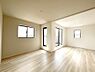 子供部屋：◆1号棟◆～Bed Room～　お子様の成長に合わせて住まいのレイアウトも変わります。思春期のプライバシーを重視したり、成長に合わせて机やベットを配置したり。将来を見越しての住まい選びも大切です。