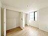 子供部屋：～Bed Room～　子供部屋はお子様にとって大変重な役割があります。子供一人で過ごす空間を与えることで、宿題や勉強時間も自然と増えまた自ら部屋の片付けや掃除なども促すことに繋がります。　