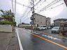 外観：～Exterior～　前面道路：北 6.91m 公道　前面道路は閑静な住宅地をはしる車通りの少ない道路。駐車の出し入れもらくらくです！ご不明点・現地見学のご希望は、お気軽にお問い合わせください！