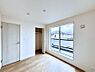 寝室：～Bed Room～　部屋数が多いのが戸建てのメリットです。ご家族が増えたことで手狭に感じていた住まいも戸建てでは各居室プライバシーを保つことができます。住まいにゆとりが生まれ心もリラックスできます♪