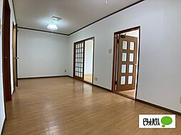 ロマネスクハイツ 304 3階2LDKのリビング/ダイニング