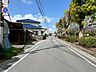 外観：前面道路含む現地写真