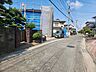 外観：前面道路含む現地写真