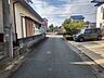 外観：前面道路含む現地写真
