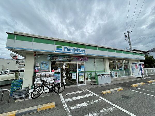 【コンビニエンスストア】ファミリーマート MYS堺神石市之町店まで371ｍ