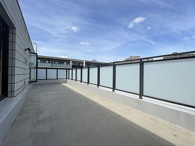 バルコニー ザ・パークリモア白金台三丁目 4階/-