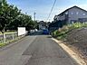 外観：前面道路含む現地写真