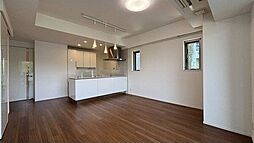 東京メトロ千代田線 代々木公園駅 徒歩3分の賃貸マンション 7階2LDKのリビング/ダイニング