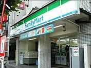 ファミリーマート新川中央大橋店 248m