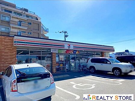 セブンイレブン福岡的場2丁目店 徒歩3分。 230m