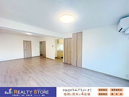 約22帖の広々としたLDK♪エアコン設置済みで新生活のスタートもスムーズに♪