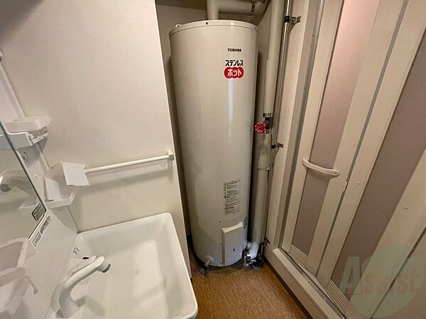 画像19:電気温水器です。オール電化でお得で安心ですね。