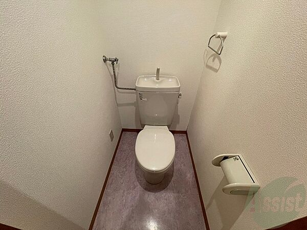 画像11:トイレです。タオル掛けもついて便利ですね。
