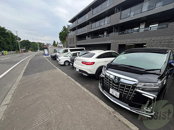 画像17:駐車場その他