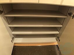 たくさん靴をしまえるシューズボックスになっていました！