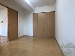 広々していて使いやすい洋室になっていました！