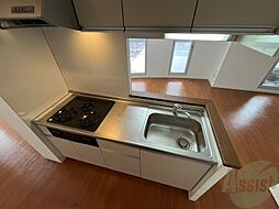 対面式なのでテレビ見ながらでも料理ができますね！！