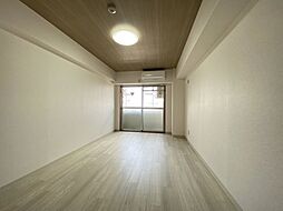 アーデン新大阪 8階1Kのリビング/ダイニング