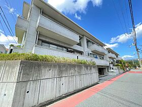 LUXE豊中  ｜ 大阪府豊中市柴原町5丁目（賃貸マンション3LDK・2階・104.21㎡） その1