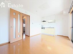 アバンス 103 1階1LDKのリビング/ダイニング