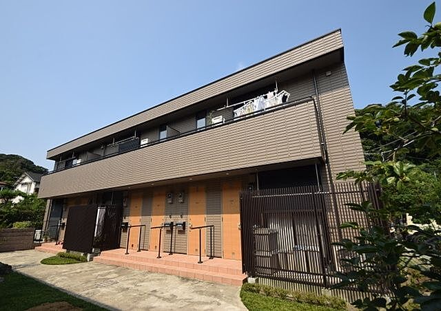 4 / 19