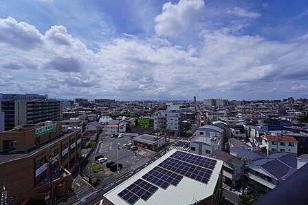 バルコニーからの眺望です。12階建の9階部分のため眺望良好です。