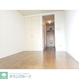 ロワールハイム 116 1階ワンルームのリビング/ダイニング