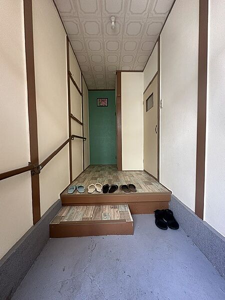 玄関を拡大表示