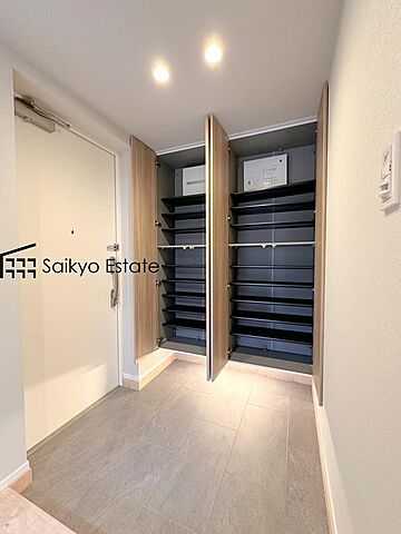 玄関 アデニウム吉祥寺 2階/-